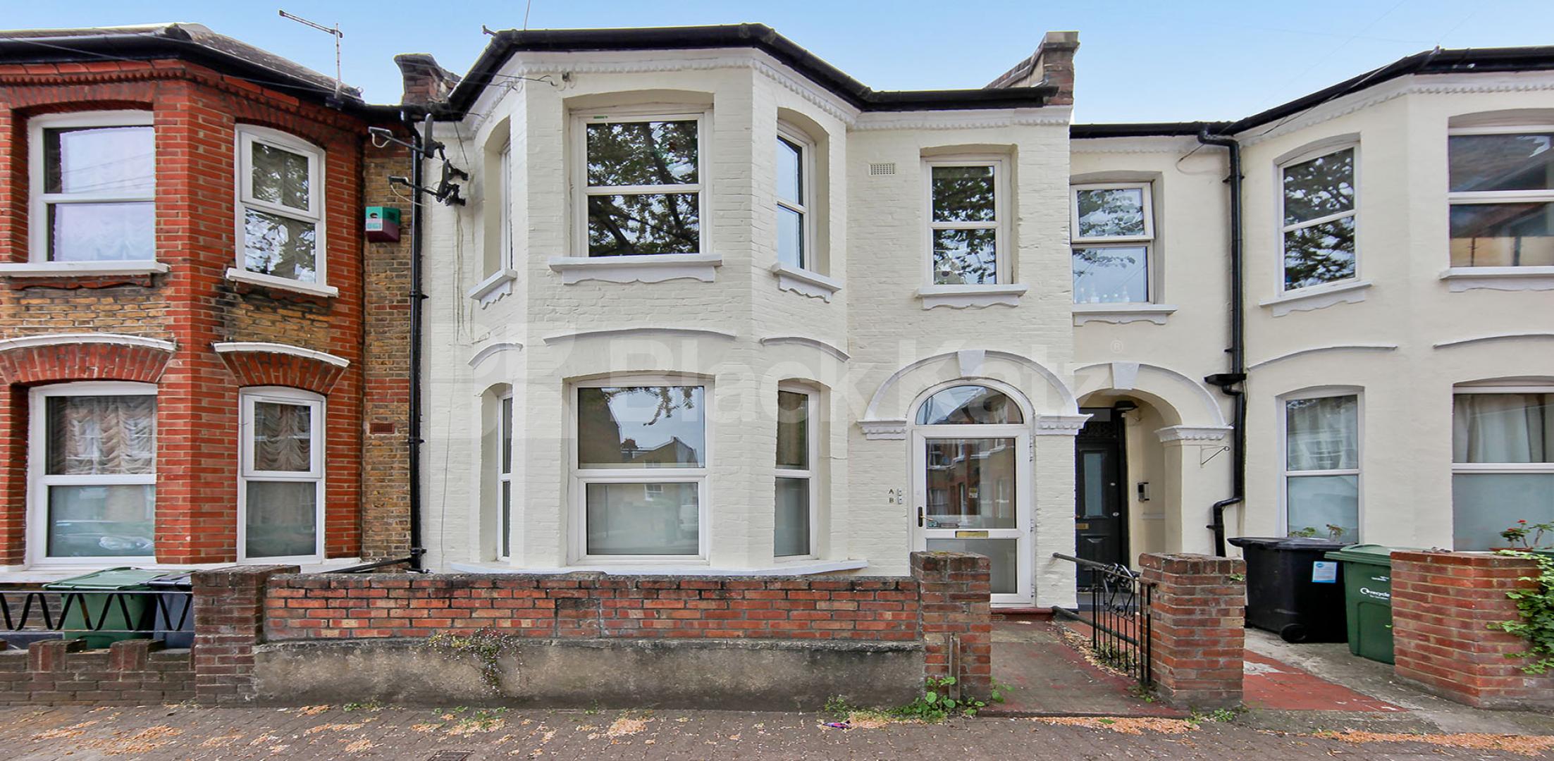 			NEW INSTRUCTION , 2 Bedroom, 1 bath, 1 reception Apartment			 Glenelg Road, Clapham North/Brixton 